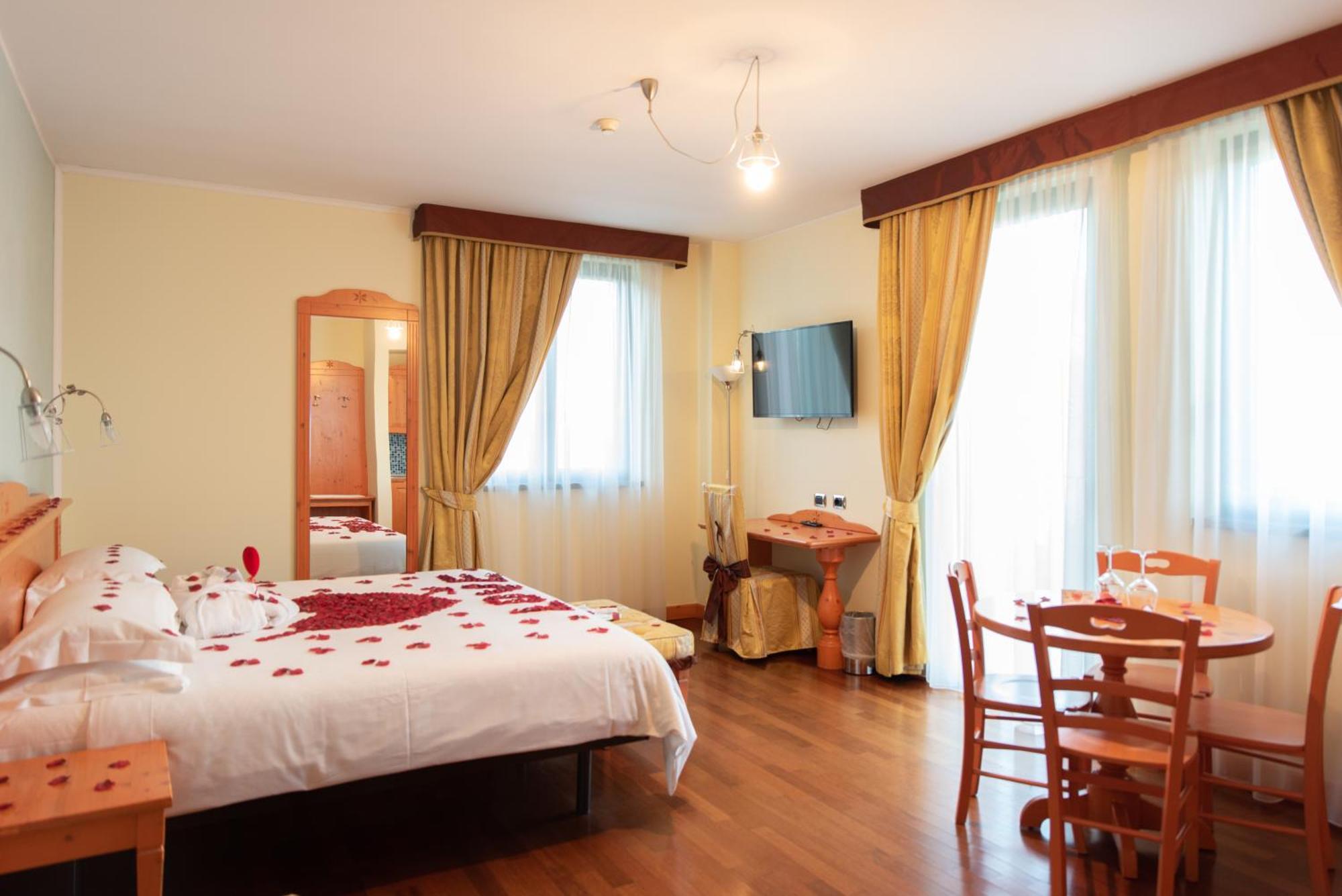 Hotel Residence Montelago Ternate  Dış mekan fotoğraf