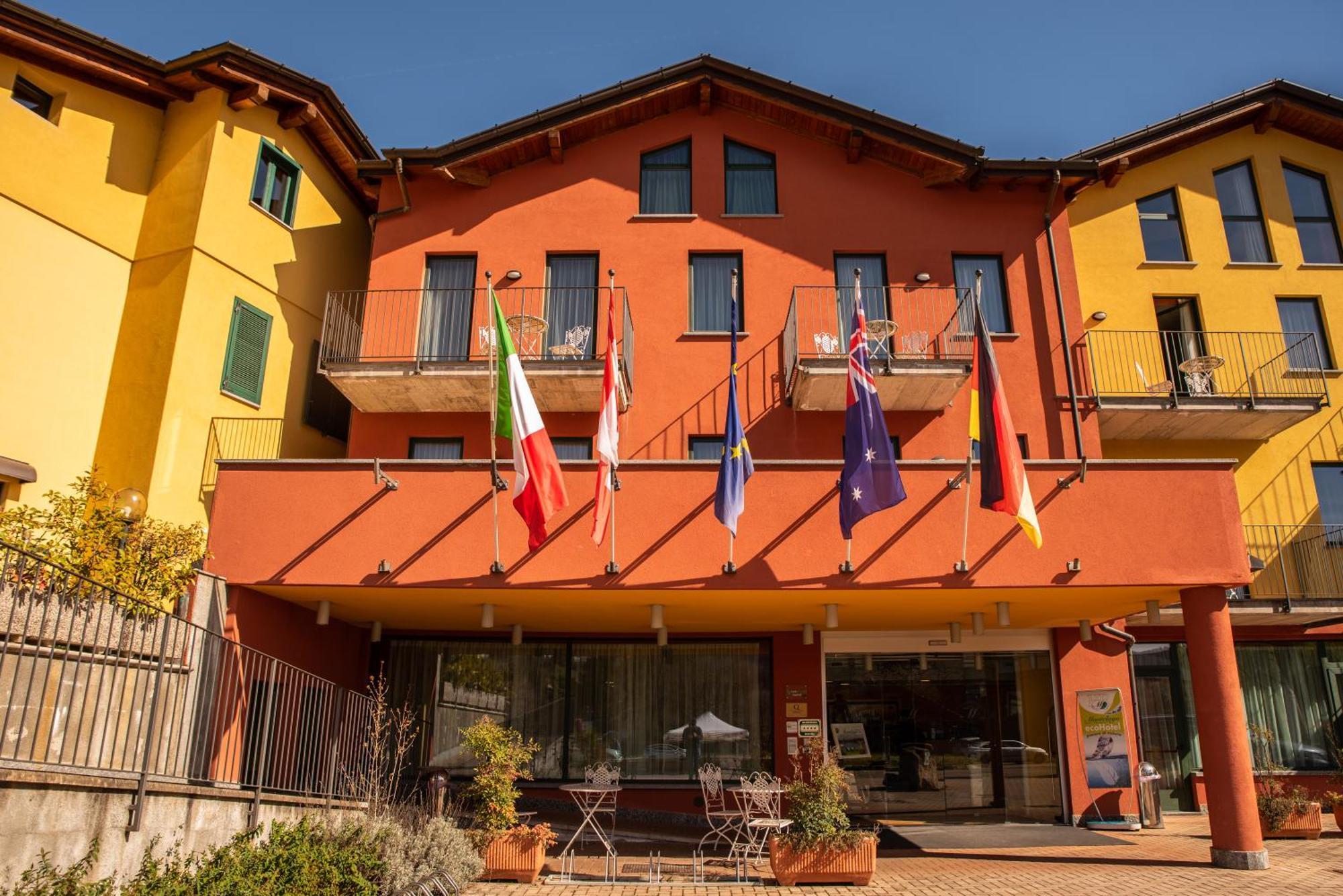 Hotel Residence Montelago Ternate  Dış mekan fotoğraf