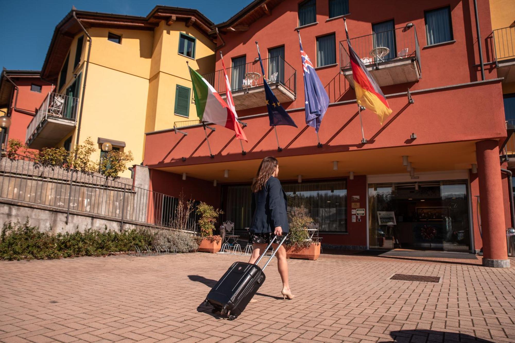 Hotel Residence Montelago Ternate  Dış mekan fotoğraf