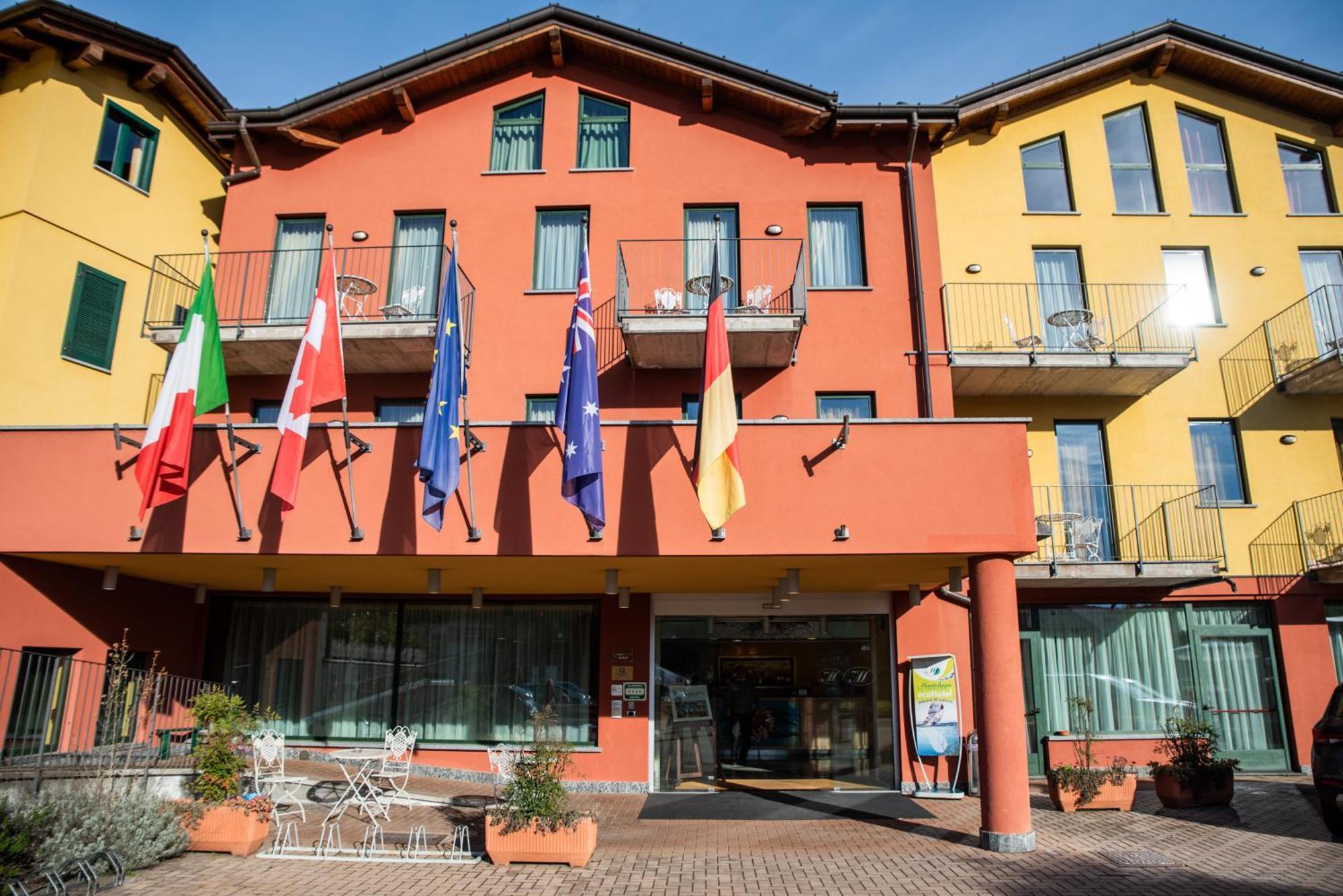 Hotel Residence Montelago Ternate  Dış mekan fotoğraf